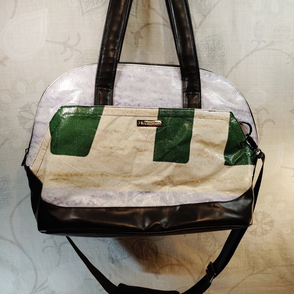 Maya Rareform Elegant Black and Green Crossbody Bag